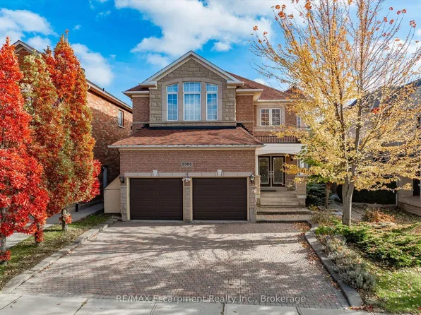 2365 Hertfordshire Way, Oakville, ON L6H 7M9