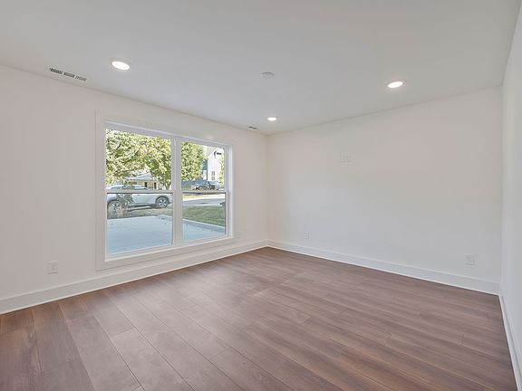 This flex room offers so many possibilities... Office, kids bonus room, work out space, hobby room.