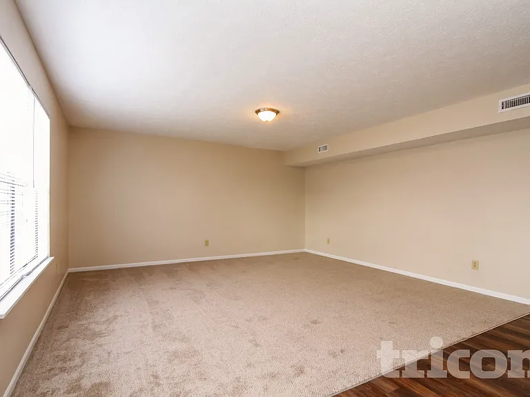 5926 Bowie Ln — Photo 6