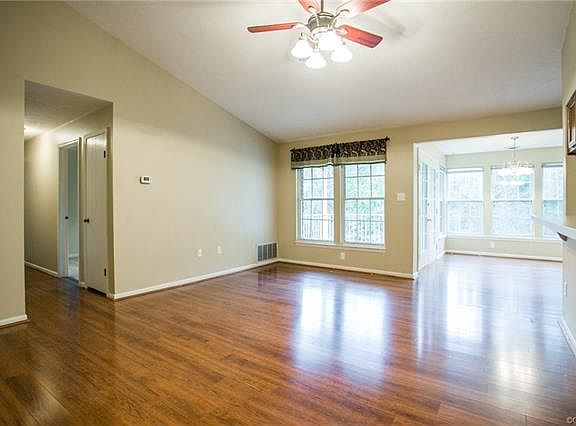 2nd image of 9387 Horse Castle Ct Unit 812