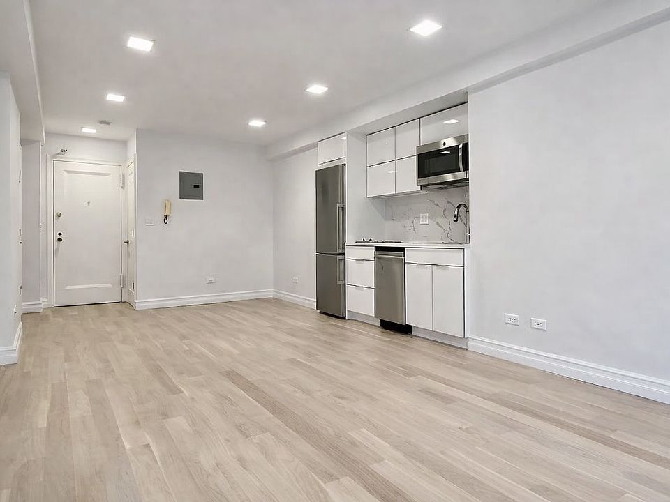 1st image of 325 E 41st St APT 1003