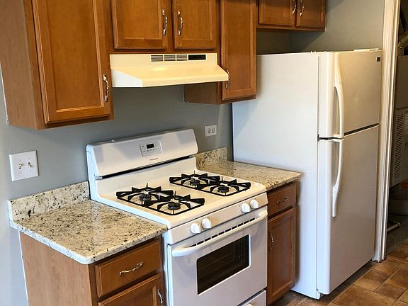 5th image of 210 Dartmouth Ct Unit C