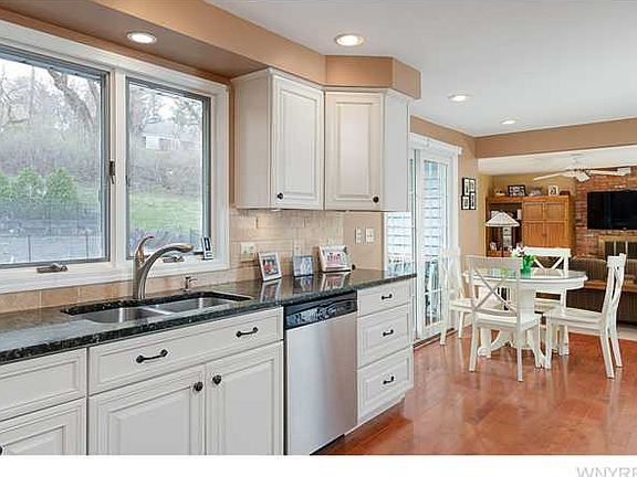 5th image of 154 Kirkwood Dr