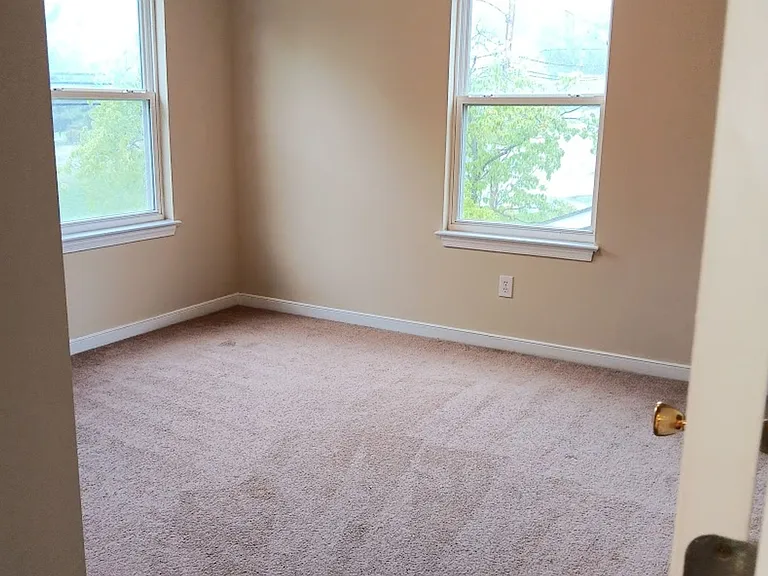 1100 Preston Ave — Photo 7