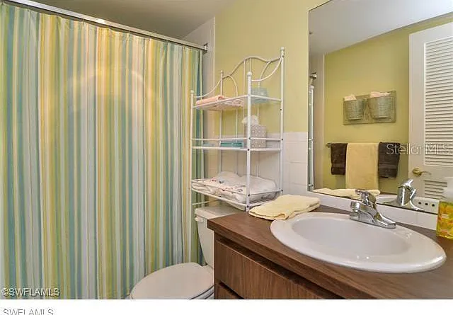 1900 Alamanda Dr #305 — Photo 11