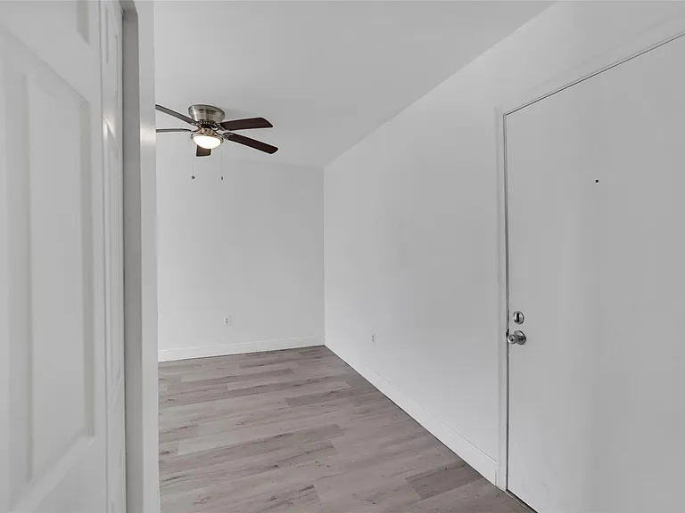 301 Croton Ave #302 — Photo 13