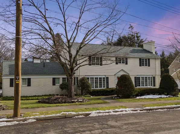 30 Edgecomb Rd, Binghamton, NY 13905