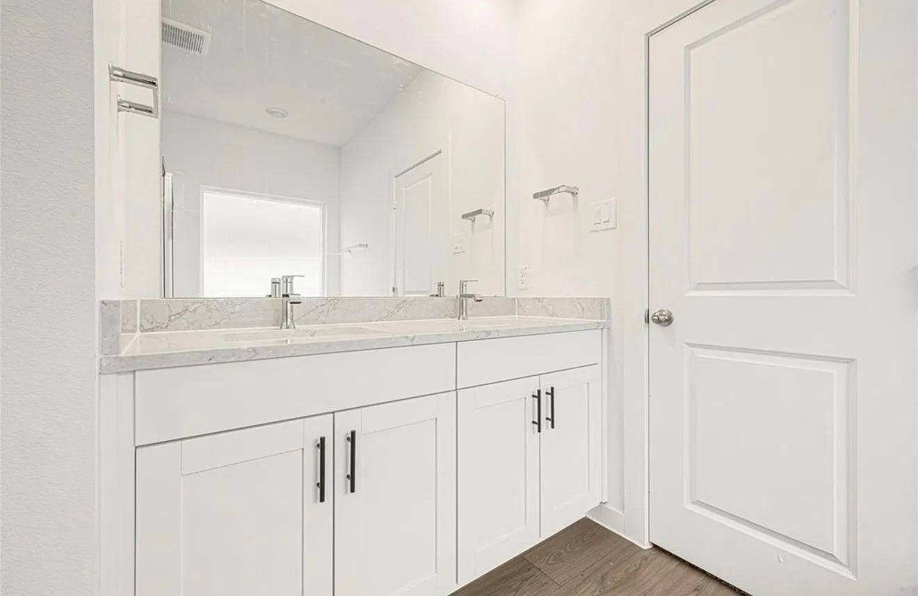 4 bed, 2548 sqft, $2,800 — Photo 2