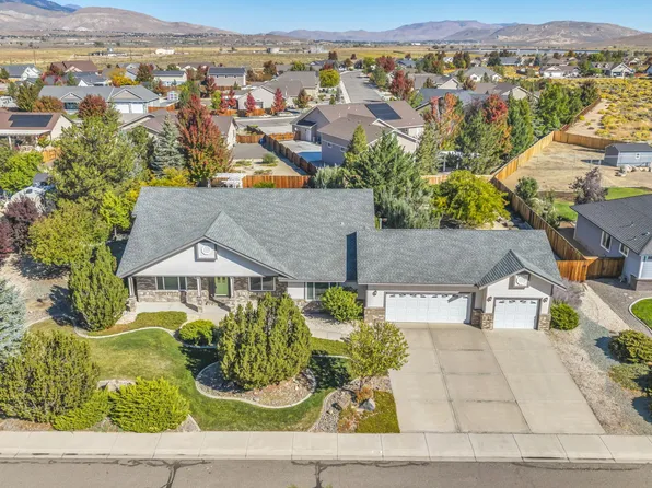 1138 Country Club Dr, Minden, NV 89423