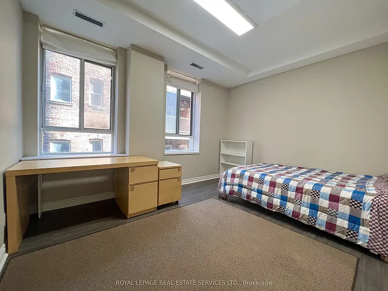 135 Maitland St #302 — Photo 3