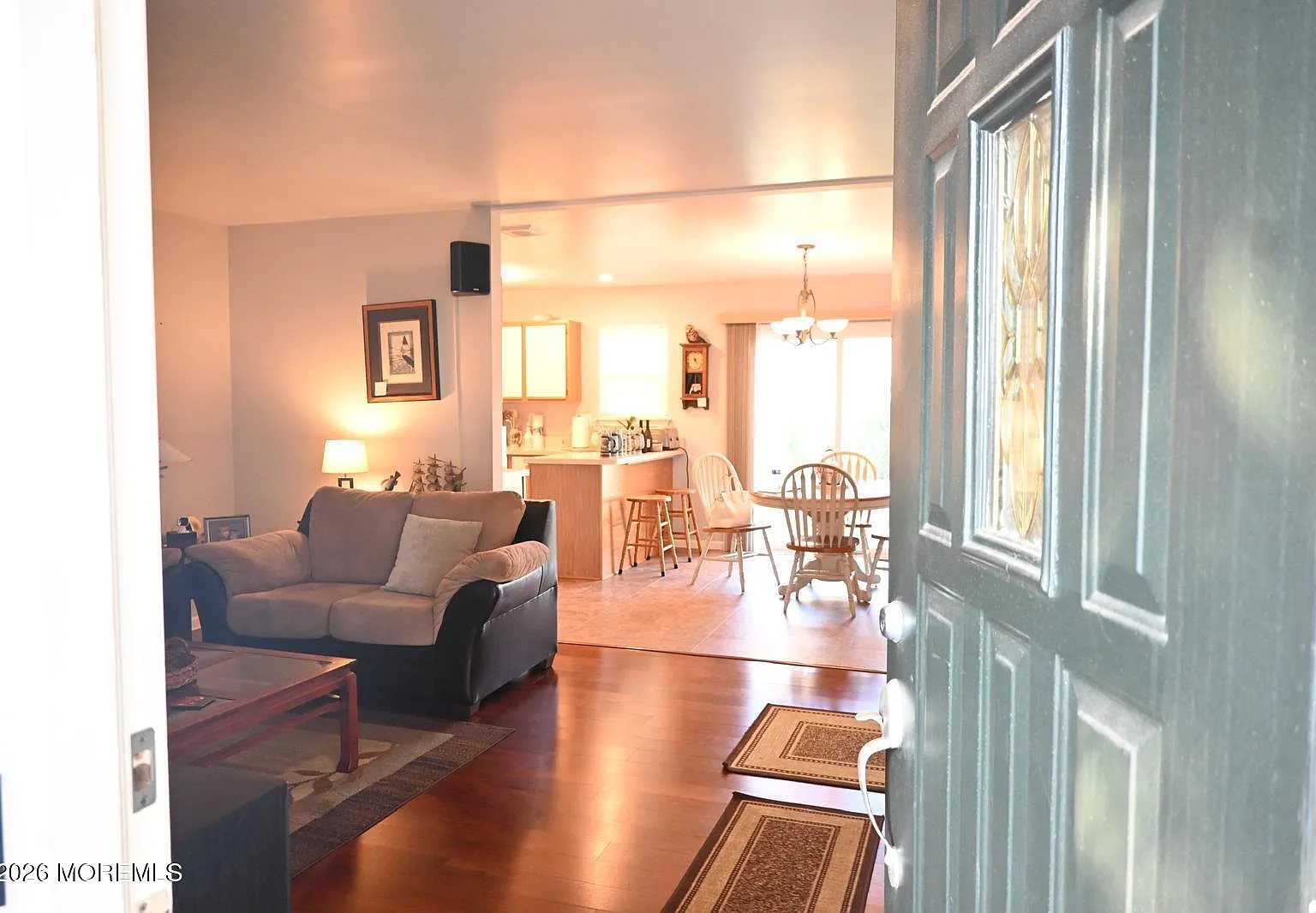 3 bed, 1200 sqft, $3,000 — Photo 3
