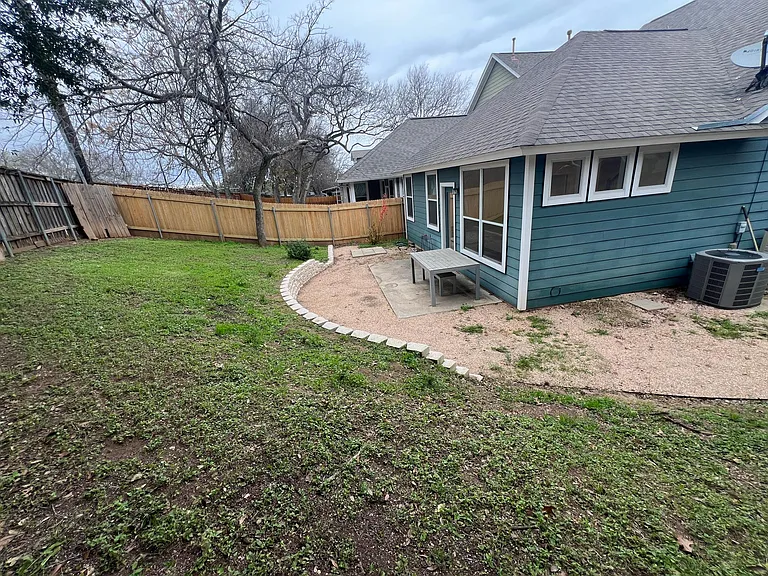 1101 Salem Park Ct — Photo 3