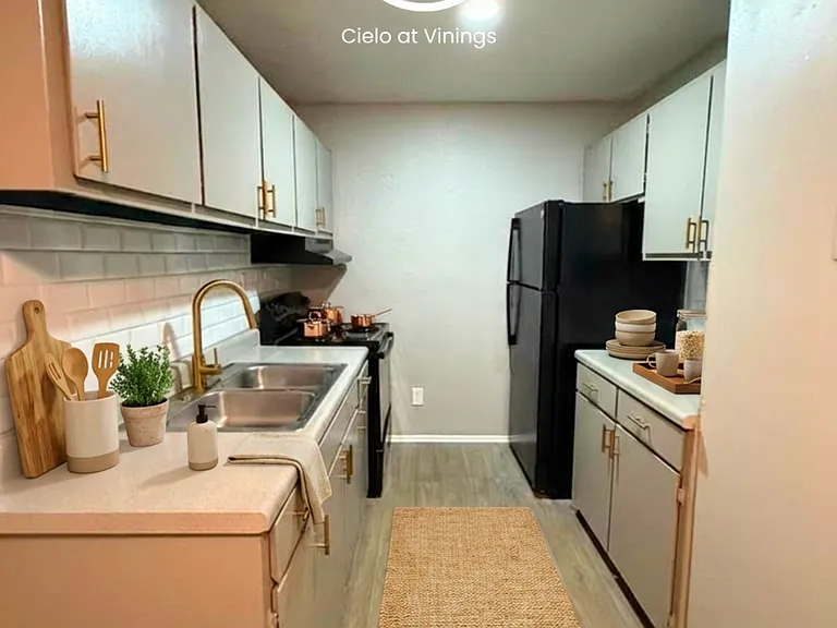 Premium Living at Cielo at Vinings - Pool, Gym & More! — Photo 23