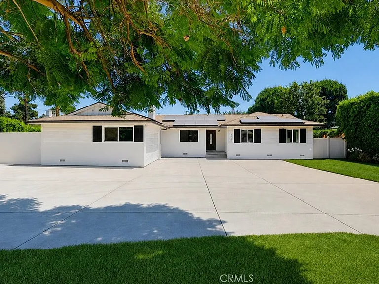 8740 Paso Robles Ave — Photo 4