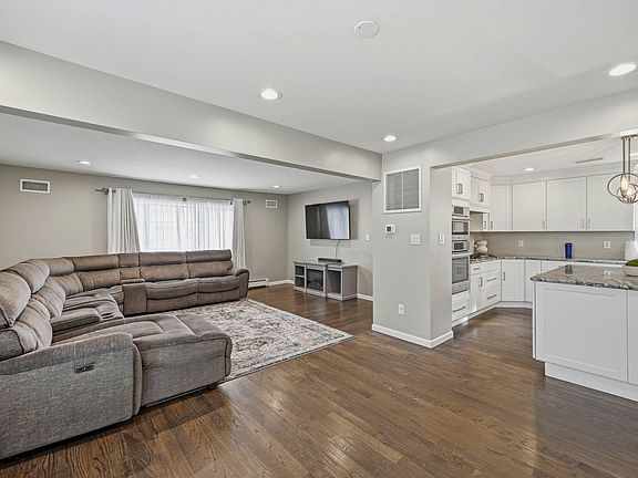 5th image of 1135 Stonewall Ln