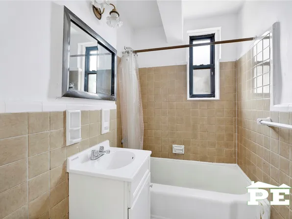 414 Elmwood Avenue image 21 of 26