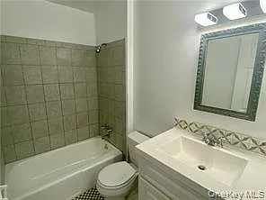 5 Louis Ave — Photo 7