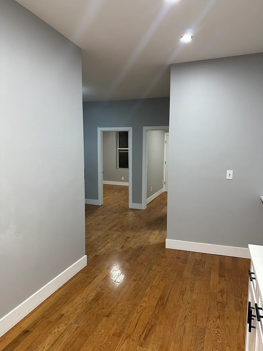 Building Photo - 2126 Chatterton Ave #4