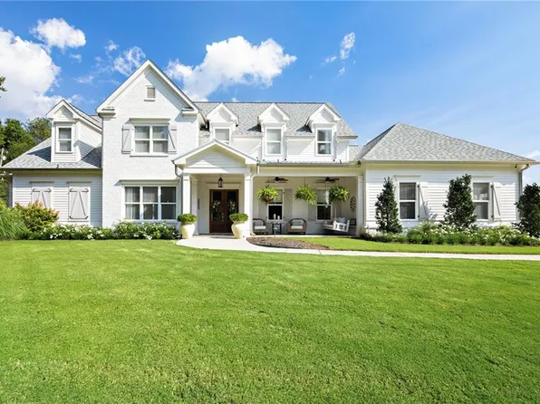 1484 Rucker Cir, Woodstock, GA 30188