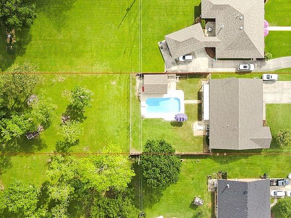 4th image of 115 Louis Dr