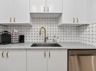 1010 Howe St #311, Vancouver, BC