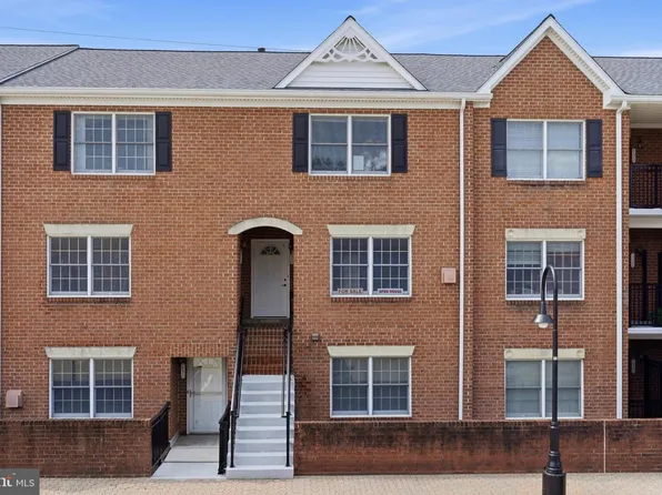 6924 Fairfax Dr Unit 330, Arlington, VA 22213