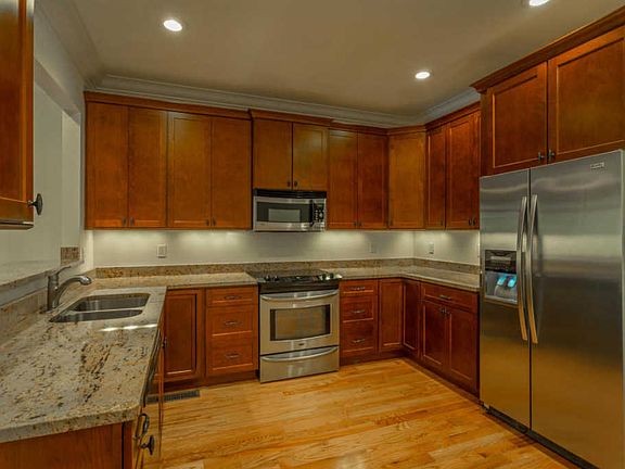 3rd image of 1644 Westover Ln #54