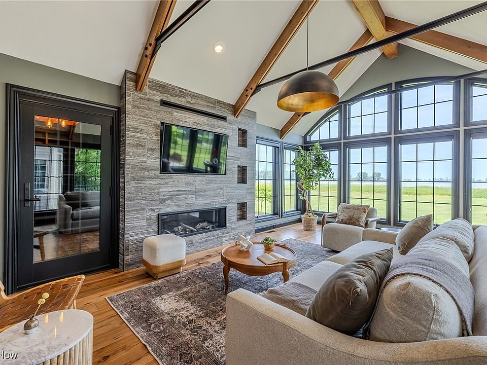 854 Crosstree Ln, Sandusky, OH 44870 | Zillow