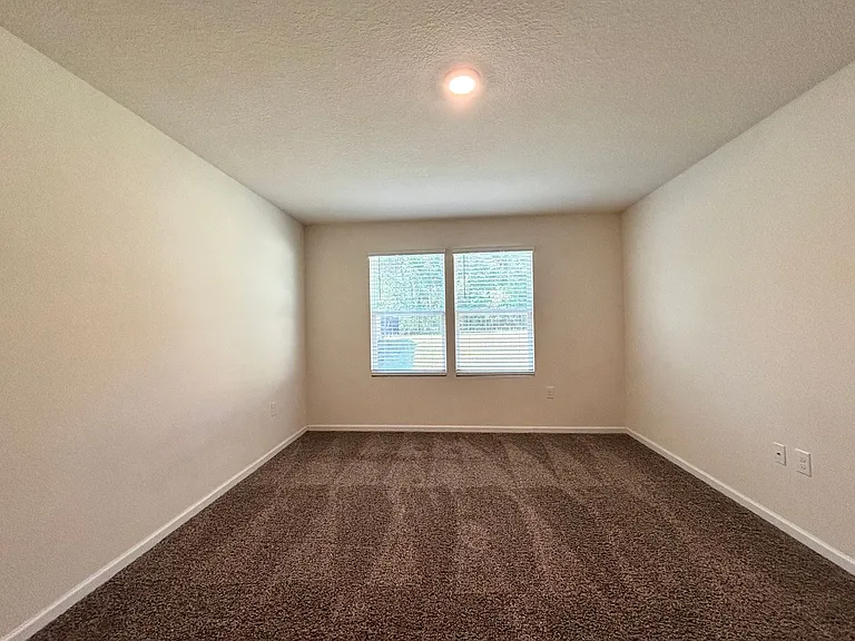 2270 Willow Springs Dr — Photo 23