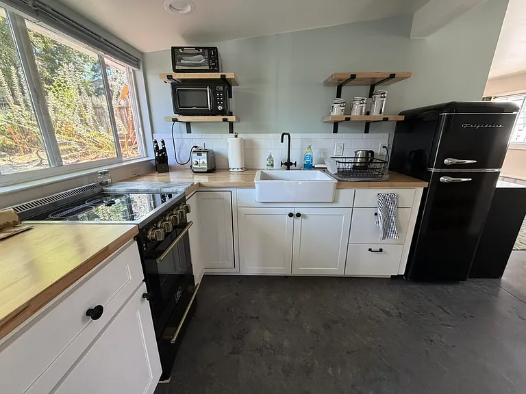 Kitchen (as you enter the unit)