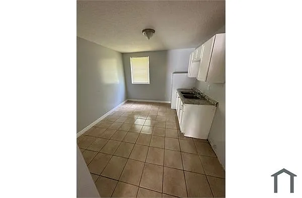 Building Photo - 1579 W 23rd St #1