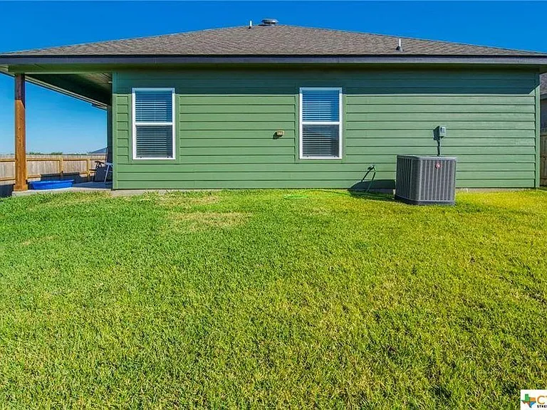 7917 McCullough Loop — Photo 15