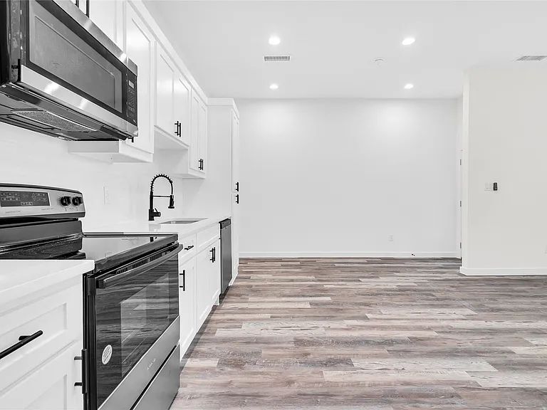 2212 Church St #A — Photo 16