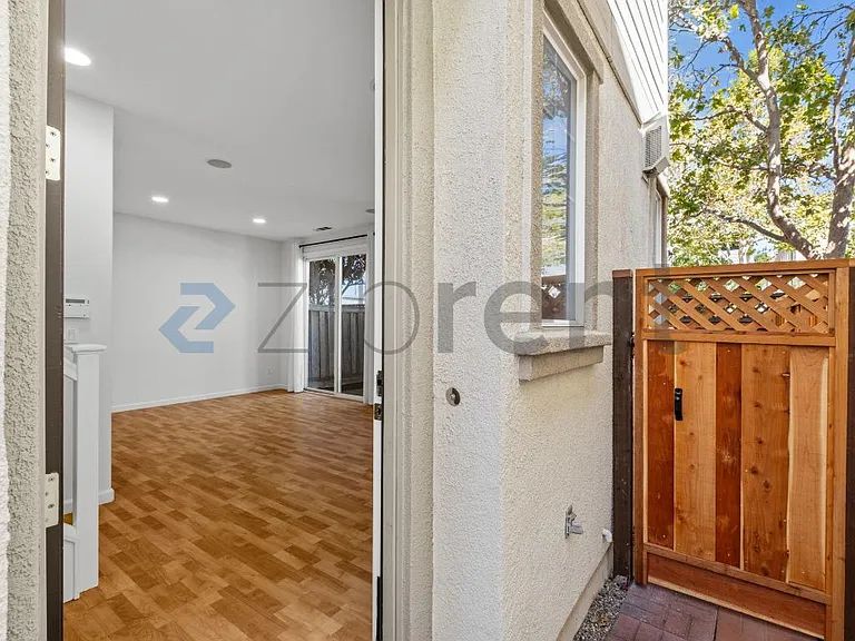 6325 Bray Ct — Photo 4