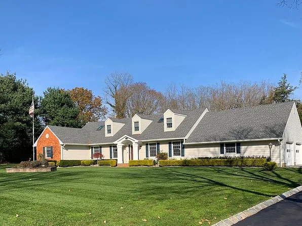 8 Millbrook Ln, Colts Neck, NJ 07722