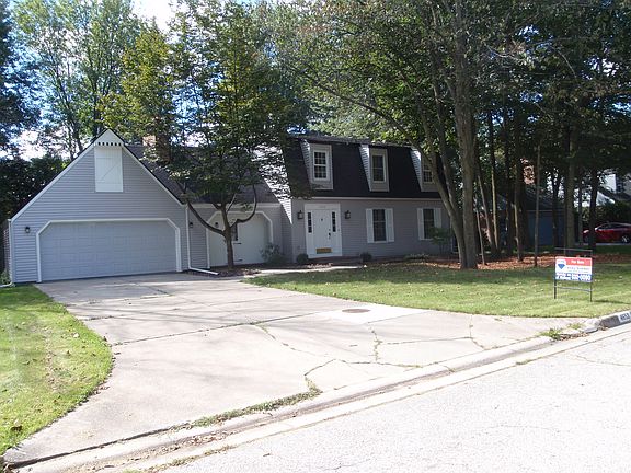 2nd image of 4653 Hamlet Dr N