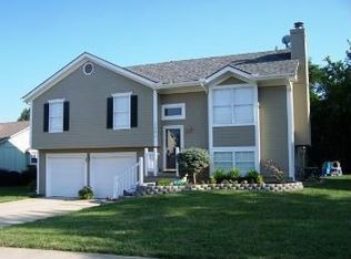 108 W Sierra Dr, Raymore, MO 64083