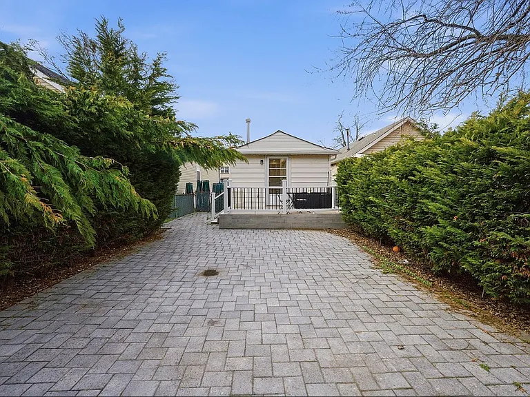 163 Seabreeze Ave — Photo 8