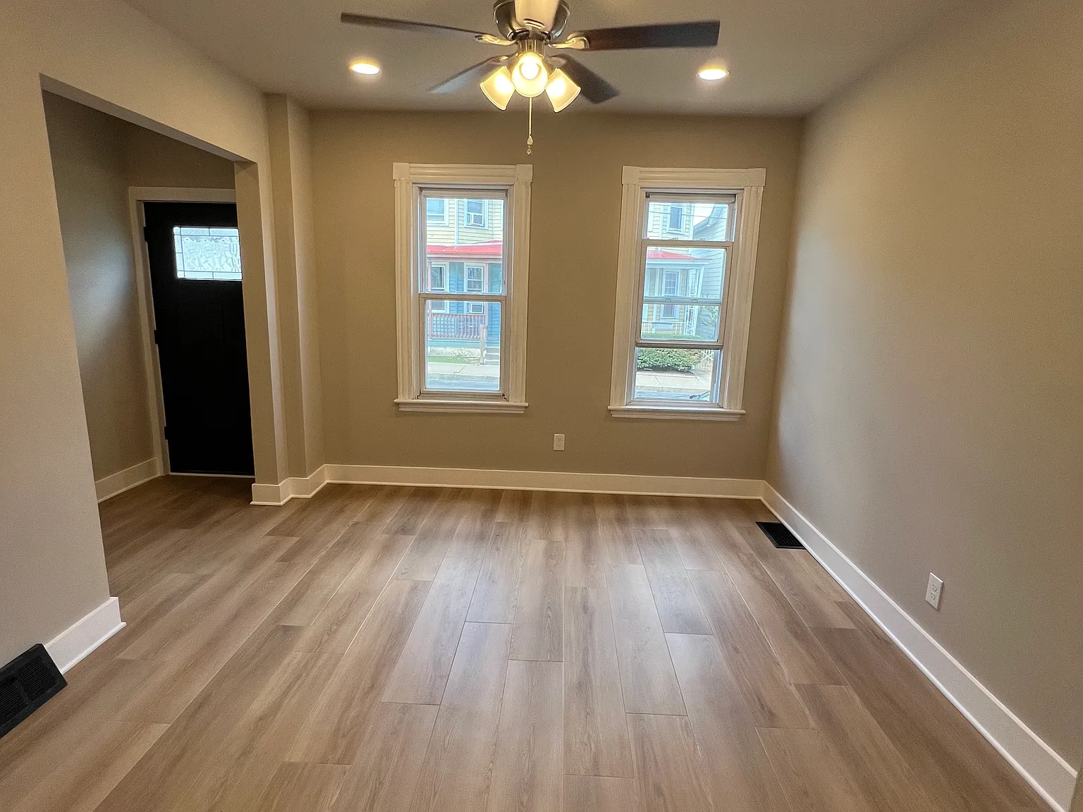 3 bed, 1453 sqft, $2,150 — Photo 4