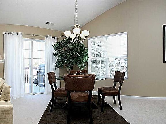 4th image of 510 Fayette Dr