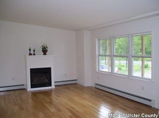 5 Daredevil Dr, Coxsackie, NY 12051
