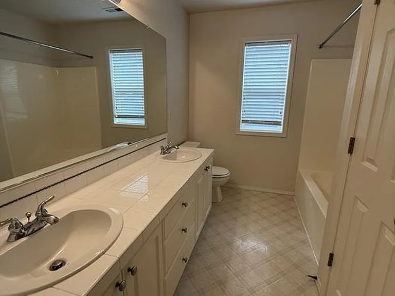 12556 NW Brimpton Ct — Photo 15
