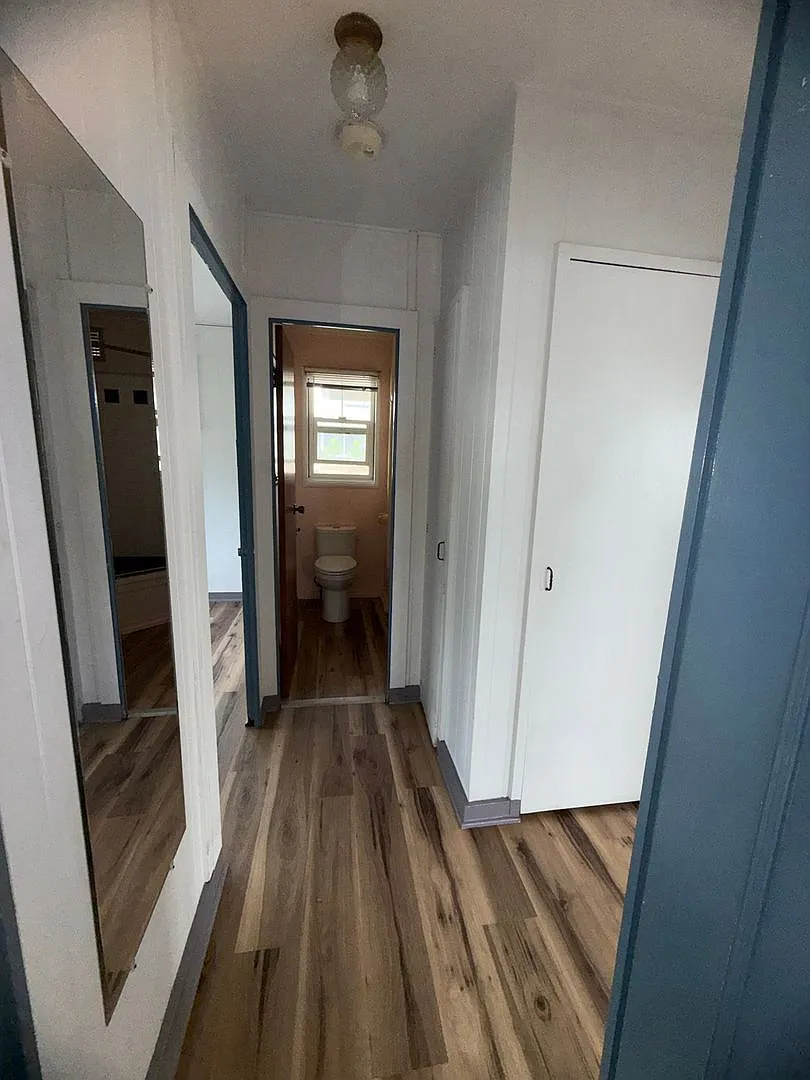 3 bdrm, 2 bath with a private yard — Photo 4