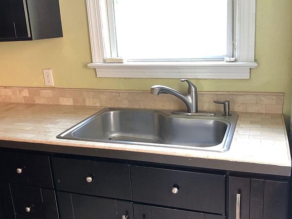 2nd image of 1154 Little Bay Ave #2