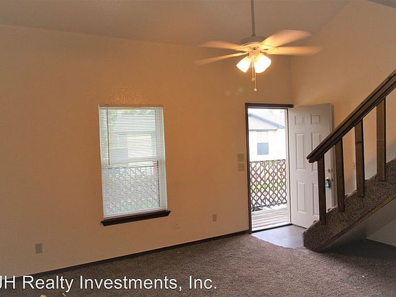 4th image of 1901 E Lindsey St APT 12B