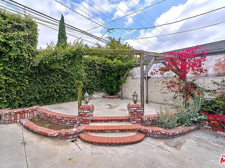 1120 S Plymouth Blvd — Photo 27