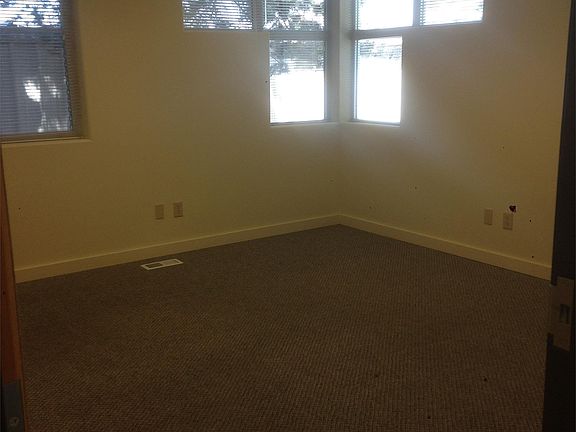 5th image of 4489 N Dresden Pl Ste 102