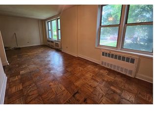 86-75 Midland Pkwy #3S, Jamaica, NY 11432