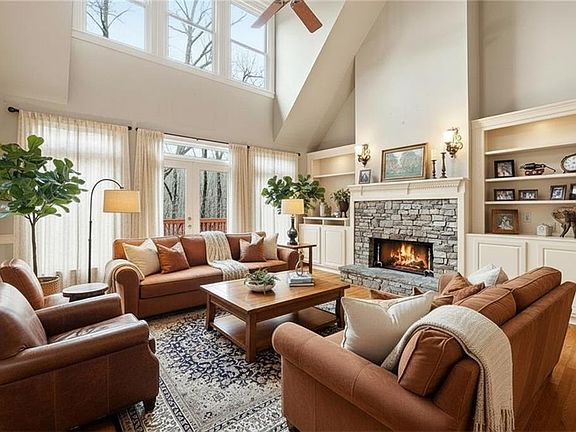 4th image of 68 Old Mountain Rd