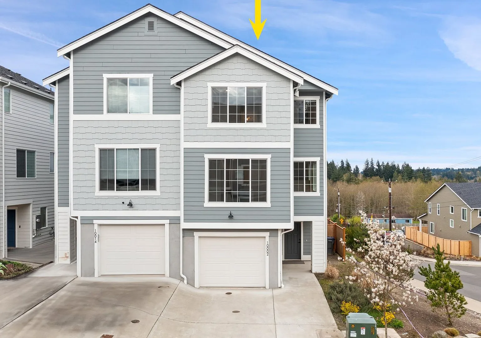 Luxury Townhome in Central Kitsap — Photo 1
